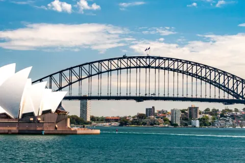Panorama des Hafens von Sydney mit Opernhaus und Harbour Bridge